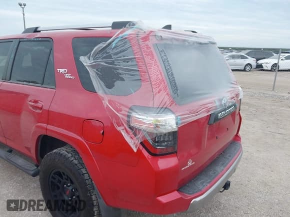 ✅ 2018 Toyota 4Runner SR5 • VIN: JTEBU5JR8J5609327 • Лот: 42693497. Опубликован ранее на IAAI с пробегом 80 515 миль. Бесплатный доступ к архиву аукционных продаж из США и подробный отчёт об истории автомобиля на DreamBid. Изображение 6.