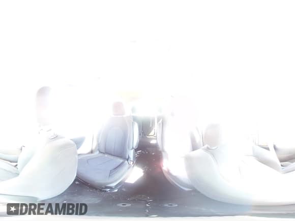 ✅ 2020 Chrysler Voyager LX • VIN: 2C4RC1CG8LR277194 • Lot: 66395055. Wystawiony na Copart z przebiegiem 54 898 mil. Bezpłatny archiwum sprzedaży aukcyjnych z USA i szczegółowy raport historii pojazdu na DreamBid. Zdjęcie 16.