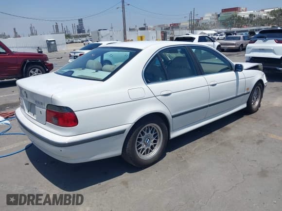 ✅ 2000 BMW 5 Series 528i • VIN: WBADM6344YGU13546 • Lot: 42478534. Listed on IAAI with 186,896 mi. Free auction sales archive from the USA and detailed vehicle history report at DreamBid. Image 4.
