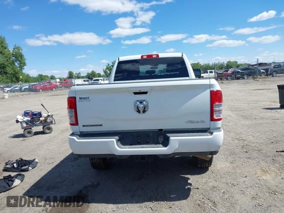 ✅ 2024 Ram 2500 Big Horn • VIN: 3C6UR5DLXRG322170 • Lot: 42282198. Listed on IAAI with 8,914 mi. Free auction sales archive from the USA and detailed vehicle history report at DreamBid. Image 16.
