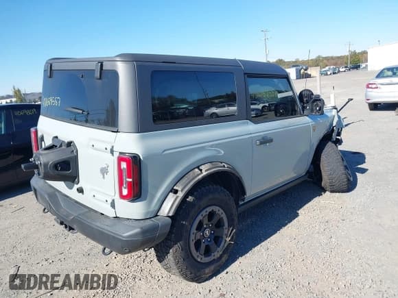 ✅ 2022 Ford Bronco • VIN: 1FMDE5CH9NLA92129 • Lot: 40689587. Listed on IAAI with 38,259 mi. Free auction sales archive from the USA and detailed vehicle history report at DreamBid. Image 4.