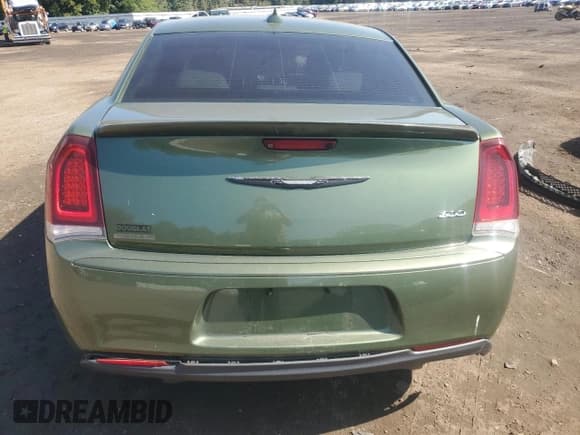 ✅ 2018 Chrysler 300 Touring • VIN: 2C3CCAAG7JH191441 • Lot: 80073935. Listed on Copart with 109,644 mi. Free auction sales archive from the USA and detailed vehicle history report at DreamBid. Image 6.