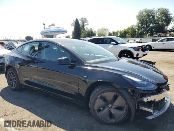✅ 2023 Tesla Model 3 • VIN: 5YJ3E1EA4PF385032 • Lot: 51714665. Wystawiony na Copart z przebiegiem 42 847 mil. Bezpłatny archiwum sprzedaży aukcyjnych z USA i szczegółowy raport historii pojazdu na DreamBid. Zdjęcie 4.