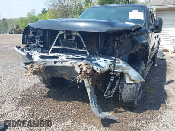 ✅ 2005 Chevrolet Silverado 2500HD LS • VIN: 1GCHK23UX5F857938 • Lot: 42169810. Wystawiony na IAAI z przebiegiem 212 327 mil. Bezpłatny archiwum sprzedaży aukcyjnych z USA i szczegółowy raport historii pojazdu na DreamBid. Zdjęcie 6.