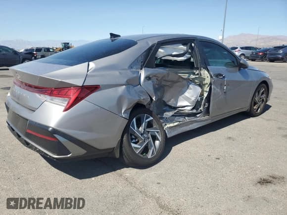 ✅ 2025 Hyundai Elantra SEL Convenience • VIN: KMHLS4DGXSU927584 • Lot: 80454775. Wystawiony na Copart z przebiegiem 941 mil. Bezpłatny archiwum sprzedaży aukcyjnych z USA i szczegółowy raport historii pojazdu na DreamBid. Zdjęcie 3.