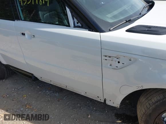 ✅ 2020 Land Rover Range Rover Sport HSE • VIN: SALWR2SU4LA730609 • Lot: 43349894. Wystawiony na IAAI z przebiegiem 46 540 mil. Bezpłatny archiwum sprzedaży aukcyjnych z USA i szczegółowy raport historii pojazdu na DreamBid. Zdjęcie 17.