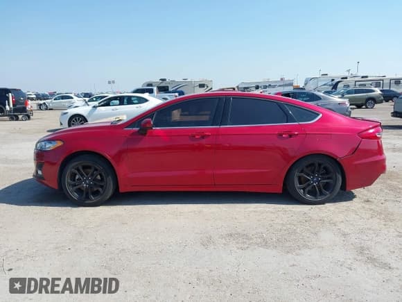 ✅ 2020 Ford Fusion SE • VIN: 3FA6P0HD1LR236440 • Lot: 41977279. Wystawiony na IAAI z przebiegiem 51 228 mil. Bezpłatny archiwum sprzedaży aukcyjnych z USA i szczegółowy raport historii pojazdu na DreamBid. Zdjęcie 14.