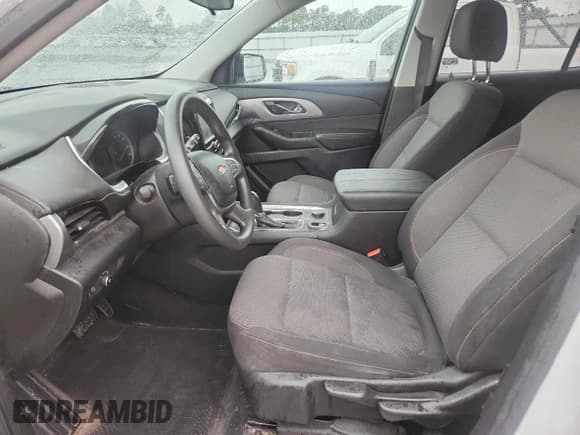 ✅ 2019 Chevrolet Traverse LS • VIN: 1GNERFKW8KJ241910 • Lot: 80908715. Wystawiony na Copart z przebiegiem Nie podano. Bezpłatny archiwum sprzedaży aukcyjnych z USA i szczegółowy raport historii pojazdu na DreamBid. Zdjęcie 7.