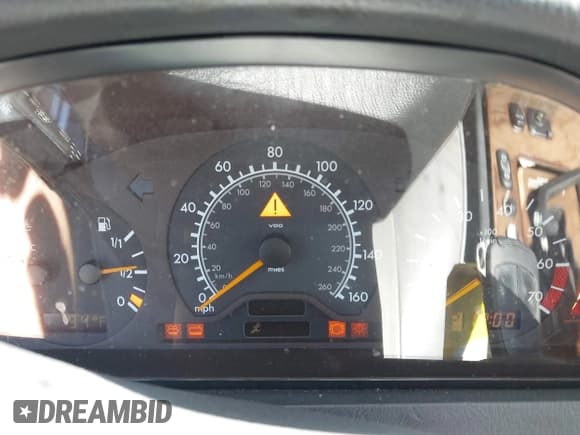 ✅ 2000 Mercedes-Benz C 230 Kompressor • VIN: WDBHA24GXYA833828 • Lot: 42304685. Wystawiony na IAAI z przebiegiem Nie podano. Bezpłatny archiwum sprzedaży aukcyjnych z USA i szczegółowy raport historii pojazdu na DreamBid. Zdjęcie 7.