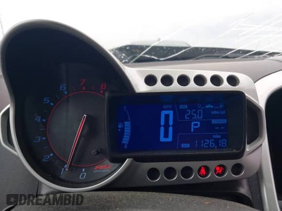 ✅ 2013 Chevrolet Sonic RS • VIN: 1G1JG6SB8D4137857 • Lot: 42236357. Wystawiony na IAAI z przebiegiem 112 618 mil mil. Skorzystaj z bezpłatnego archiwum sprzedaży aukcyjnych z USA i zobacz szczegółowy raport historii pojazdu na DreamBid. Zdjęcie 7.