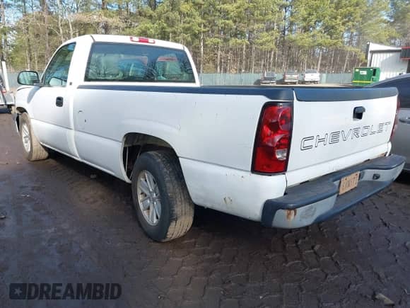 2004 Chevrolet Silverado 1500 Work Truck z VIN 1GCEC14X14Z201305, wystawiony jako IAAI lot #41619446 z przebiegiem 166 615 mil mil oraz . Historia ofert i sprzedaży dostępna na DreamBid. Obrazek 3.