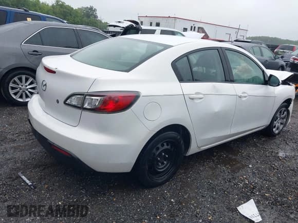 ✅ 2010 Mazda 3 i Sport • VIN: JM1BL1SF1A1233842 • Lot: 42337210. Listed on IAAI with 155,862 mi. Free auction sales archive from the USA and detailed vehicle history report at DreamBid. Image 4.