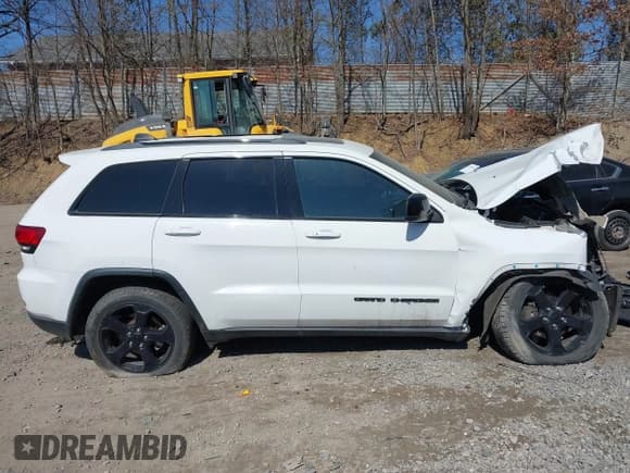 ✅ 2019 Jeep Grand Cherokee Upland • VIN: 1C4RJFAG4KC621150 • Lot: 41782333. Listed on IAAI with 98,801 mi. Free auction sales archive from the USA and detailed vehicle history report at DreamBid. Image 13.