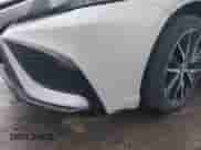 2022 Toyota Camry SE with VIN 4T1G11BK7NU047795, listed as a IAAI auction lot 42636810 with 59,439 mi miles and . Bid and sale history available at DreamBid. Image 6.