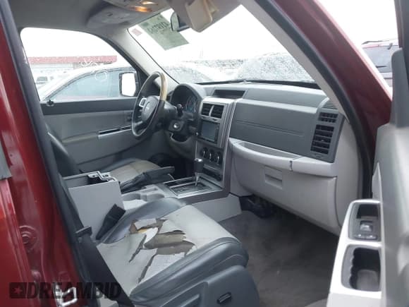 ✅ 2008 Jeep Liberty Limited • VIN: 1J8GP58K98W200759 • Лот: 42197262. Опубликован ранее на IAAI с пробегом 169 851 миль. Бесплатный доступ к архиву аукционных продаж из США и подробный отчёт об истории автомобиля на DreamBid. Изображение 5.