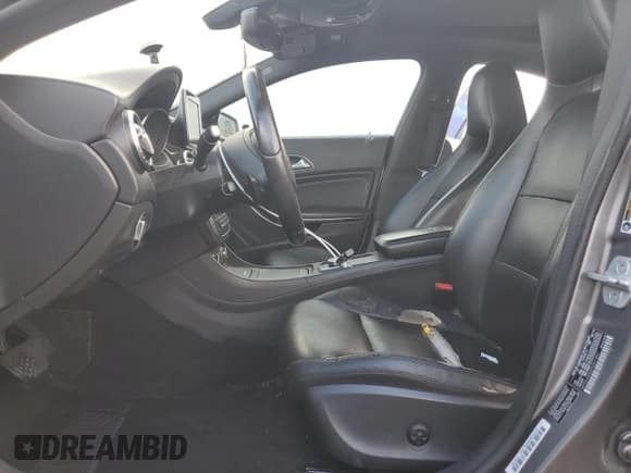 ✅ 2015 Mercedes-Benz CLA 250 • VIN: WDDSJ4EB2FN201407 • Lot: 93405885. Wystawiony na Copart z przebiegiem 127 823 mil. Bezpłatny archiwum sprzedaży aukcyjnych z USA i szczegółowy raport historii pojazdu na DreamBid. Zdjęcie 7.