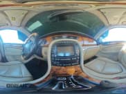 ✅ 2008 Jaguar XJ Vanden Plas • VIN: SAJWA82B28SH26581 • Лот: 43937584. Опубликован ранее на Copart с пробегом 197 144 миль. Бесплатный доступ к архиву аукционных продаж из США и подробный отчёт об истории автомобиля на DreamBid. Изображение 12.