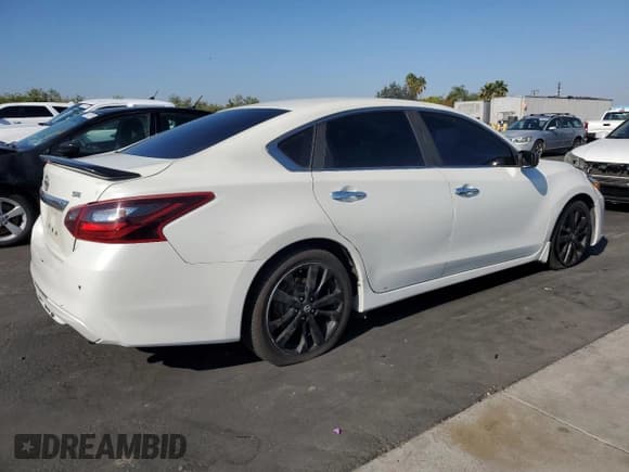 ✅ 2017 Nissan Altima SV • VIN: 1N4AL3AP0HC286960 • Лот: 91043655. Опубликован ранее на Copart с пробегом 153 544 миль. Бесплатный доступ к архиву аукционных продаж из США и подробный отчёт об истории автомобиля на DreamBid. Изображение 3.