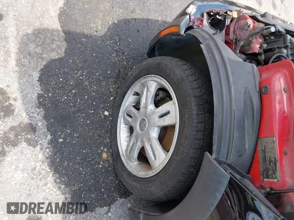 ✅ 2006 MINI Convertible • VIN: WMWRF33566TG15464 • Lot: 42285777. Wystawiony na IAAI z przebiegiem 144 430 mil. Bezpłatny archiwum sprzedaży aukcyjnych z USA i szczegółowy raport historii pojazdu na DreamBid. Zdjęcie 13.