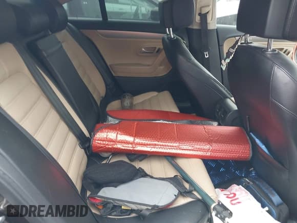 ✅ 2013 Volkswagen CC R-Line • VIN: WVWBP7AN6DE547662 • Lot: 42749969. Wystawiony na IAAI z przebiegiem 124 019 mil. Bezpłatny archiwum sprzedaży aukcyjnych z USA i szczegółowy raport historii pojazdu na DreamBid. Zdjęcie 8.