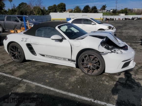 ✅ 2024 Porsche 718 Boxster • VIN: WP0CA2A80RK205359 • Лот: 44248955. Опубликован ранее на Copart с пробегом 6 099 миль. Бесплатный доступ к архиву аукционных продаж из США и подробный отчёт об истории автомобиля на DreamBid. Изображение 4.