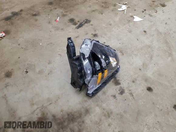 2024 Hyundai Kona SEL with VIN KM8HCCAB9RU063711, listed as a Copart auction lot 83563674 with 5,995 mi miles and Salvage title. Bid and sale history available at DreamBid. Image 13.