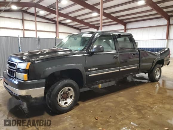 ✅ 2007 Chevrolet Silverado 2500HD Work Truck • VIN: 1GCHK23U57F201035 • Lot: 71556474. Wystawiony na Copart z przebiegiem Nie podano. Bezpłatny archiwum sprzedaży aukcyjnych z USA i szczegółowy raport historii pojazdu na DreamBid. Zdjęcie 1.