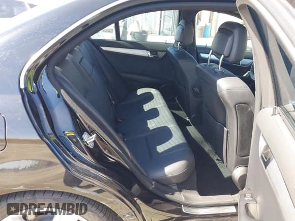 ✅ 2010 Mercedes-Benz C 300 Sport • VIN: WDDGF5EB7AF382472 • Lot: 42910164. Listed on IAAI with 99,966 mi. Free auction sales archive from the USA and detailed vehicle history report at DreamBid. Image 8.