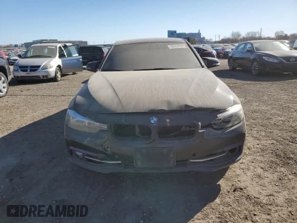 ✅ 2016 BMW 3 Series 328i xDrive • VIN: WBA8E3C58GK502652 • Lot: 92439005. Listed on Copart with 136,180 mi. Free auction sales archive from the USA and detailed vehicle history report at DreamBid. Image 5.