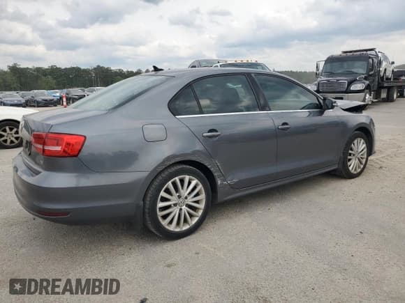 ✅ 2015 Volkswagen Jetta SE • VIN: 3VWD07AJ4FM342331 • Лот: 52896515. Опубликован ранее на Copart с пробегом 117 545 миль. Бесплатный доступ к архиву аукционных продаж из США и подробный отчёт об истории автомобиля на DreamBid. Изображение 3.