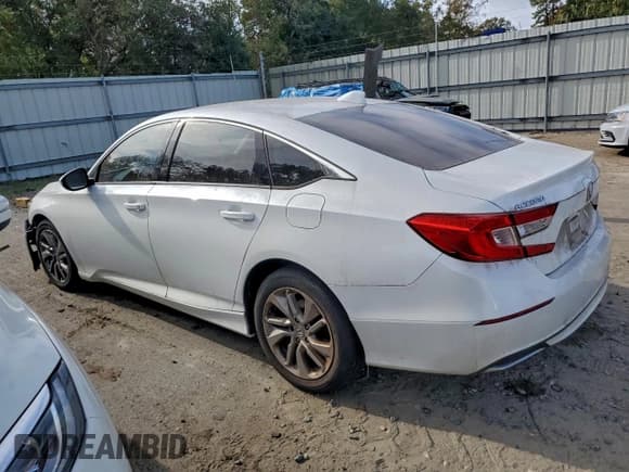 ✅ 2018 Honda Accord LX • VIN: 1HGCV1F12JA112235 • Лот: 94321645. Опубликован ранее на Copart с пробегом Не указан. Бесплатный доступ к архиву аукционных продаж из США и подробный отчёт об истории автомобиля на DreamBid. Изображение 2.