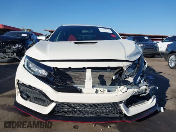 ✅ 2018 Honda Civic Type R Touring • VIN: SHHFK8G74JU203125 • Lot: 41326118. Listed on IAAI with 31,630 mi. Free auction sales archive from the USA and detailed vehicle history report at DreamBid. Image 12.