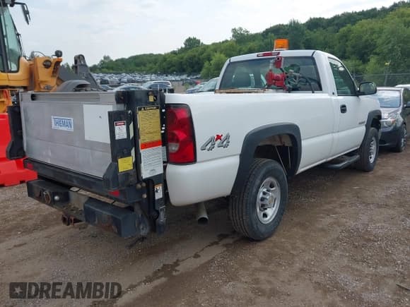 ✅ 2004 Chevrolet Silverado 2500HD Work Truck • VIN: 1GCHK24U04E322782 • Лот: 42974453. Опубликован ранее на IAAI с пробегом 91 020 миль. Бесплатный доступ к архиву аукционных продаж из США и подробный отчёт об истории автомобиля на DreamBid. Изображение 4.