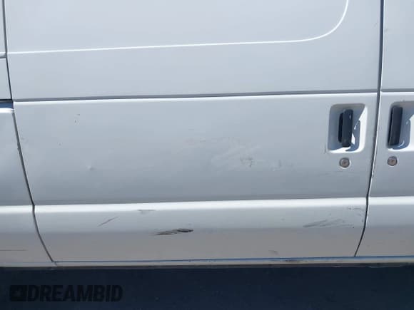 ✅ 2013 Ford Econoline Cargo Commercial • VIN: 1FTNE1EW2DDA61844 • Lot: 42899233. Wystawiony na IAAI z przebiegiem 129 300 mil. Bezpłatny archiwum sprzedaży aukcyjnych z USA i szczegółowy raport historii pojazdu na DreamBid. Zdjęcie 17.