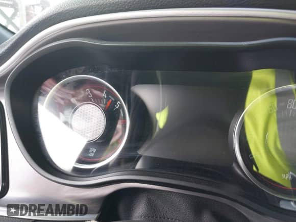 2021 Dodge Challenger R/T z VIN 2C3CDZBT8MH571335, wystawiony jako IAAI lot #43166232 z przebiegiem Nie podano mil oraz . Historia ofert i sprzedaży dostępna na DreamBid. Obrazek 16.