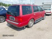 ✅ 1999 Lincoln Navigator • VIN: 5LMPU28A2XLJ30200 • Lot: 42880347. Wystawiony na IAAI z przebiegiem 127 713 mil. Bezpłatny archiwum sprzedaży aukcyjnych z USA i szczegółowy raport historii pojazdu na DreamBid. Zdjęcie 4.