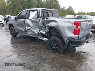 ✅ 2023 Chevrolet Silverado 1500 LT Trail Boss • VIN: 3GCUDFEL0PG225570 • Lot: 43333130. Wystawiony na IAAI z przebiegiem 27 030 mil. Bezpłatny archiwum sprzedaży aukcyjnych z USA i szczegółowy raport historii pojazdu na DreamBid. Zdjęcie 3.