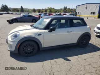 2019 MINI Hardtop Cooper with VIN WMWXP5C52K2H29767, listed as a Copart auction lot 61006445 with 50,212 mi miles and Salvage title. Bid and sale history available at DreamBid. Image 1.