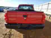2005 Dodge Dakota ST z VIN 1D7HE22K75S247631, wystawiony jako Copart lot #75274584 z przebiegiem 217 695 mil mil oraz Szkoda całkowita • Salvage title. Historia ofert i sprzedaży dostępna na DreamBid. Obrazek 6.