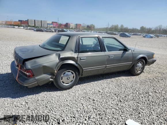✅ 1996 Buick Century Special SJ • VIN: 1G4AG55M0T6424803 • Лот: 54180855. Опубликован ранее на Copart с пробегом 85 995 миль. Бесплатный доступ к архиву аукционных продаж из США и подробный отчёт об истории автомобиля на DreamBid. Изображение 3.