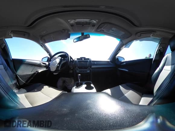 ✅ 2014 Toyota Camry XLE • VIN: 4T1BK1FK1EU549736 • Lot: 43361326. Wystawiony na IAAI z przebiegiem 163 519 mil. Bezpłatny archiwum sprzedaży aukcyjnych z USA i szczegółowy raport historii pojazdu na DreamBid. Zdjęcie 19.