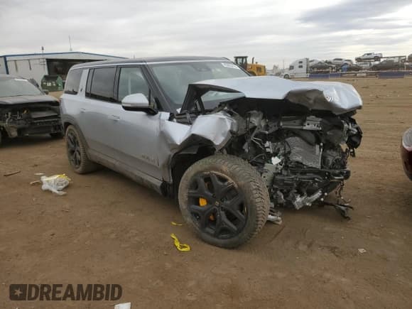 ✅ 2023 Rivian R1S Adventure • VIN: 7PDSGABA8PN008336 • Lot: 45955474. Wystawiony na Copart z przebiegiem Nie podano. Bezpłatny archiwum sprzedaży aukcyjnych z USA i szczegółowy raport historii pojazdu na DreamBid. Zdjęcie 4.