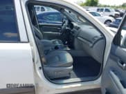 ✅ 2009 Kia Borrego EX • VIN: KNDJJ741295031117 • Lot: 42244784. Listed on IAAI with 219,292 mi. Free auction sales archive from the USA and detailed vehicle history report at DreamBid. Image 5.