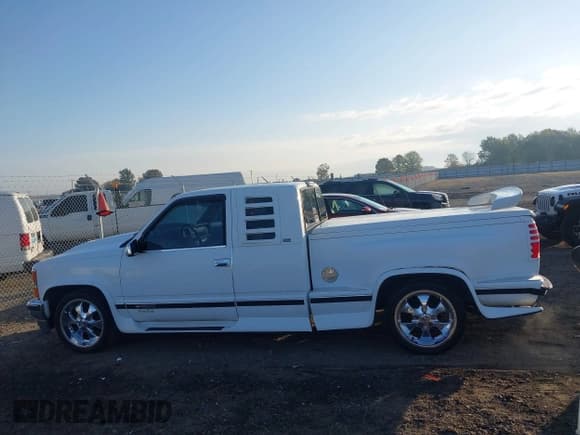 ✅ 1997 Chevrolet Silverado 1500 • VIN: 2GBEC19R2V1116045 • Lot: 43708087. Wystawiony na IAAI z przebiegiem 176 084 mil. Bezpłatny archiwum sprzedaży aukcyjnych z USA i szczegółowy raport historii pojazdu na DreamBid. Zdjęcie 14.