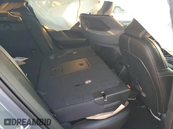 ✅ 2022 Volvo XC40 Momentum • VIN: YV4AC2HK3N2706238 • Lot: 71826024. Listed on Copart with Not provided. Free auction sales archive from the USA and detailed vehicle history report at DreamBid. Image 11.