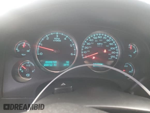 ✅ 2010 GMC Sierra 1500 • VIN: 3GTXKWE20AG131027 • Lot: 81897324. Wystawiony na Copart z przebiegiem 200 732 mil. Bezpłatny archiwum sprzedaży aukcyjnych z USA i szczegółowy raport historii pojazdu na DreamBid. Zdjęcie 9.