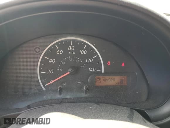 ✅ 2013 Nissan Versa S • VIN: 3N1CN7AP0DL847535 • Лот: 66713115. Опубликован ранее на Copart с пробегом 184 928 миль. Бесплатный доступ к архиву аукционных продаж из США и подробный отчёт об истории автомобиля на DreamBid. Изображение 9.