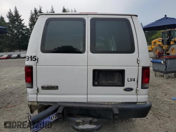 ✅ 2008 Ford Econoline Cargo Commercial • VIN: 1FTNE24W38DA88712 • Лот: 70711695. Опубликован ранее на Copart с пробегом 219 280 миль. Бесплатный доступ к архиву аукционных продаж из США и подробный отчёт об истории автомобиля на DreamBid. Изображение 6.