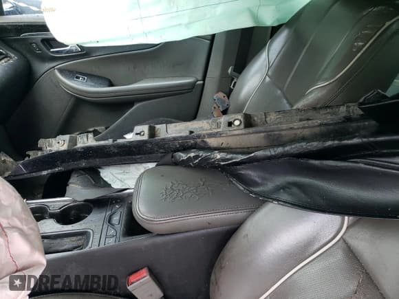 ✅ 2017 Chevrolet Impala Premier • VIN: 1G1145S3XHU178122 • Лот: 63612104. Опубликован ранее на Copart с пробегом 187 471 миль. Бесплатный доступ к архиву аукционных продаж из США и подробный отчёт об истории автомобиля на DreamBid. Изображение 12.