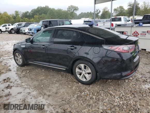 ✅ 2016 Kia Optima • VIN: KNAGM4AD3G5096051 • Лот: 85086535. Опубликован ранее на Copart с пробегом 142 392 миль. Бесплатный доступ к архиву аукционных продаж из США и подробный отчёт об истории автомобиля на DreamBid. Изображение 2.